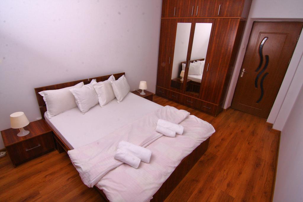 Nirvana Accommodation Bucharest Luaran gambar