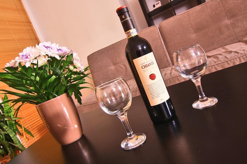 Nirvana Accommodation Bucharest Luaran gambar