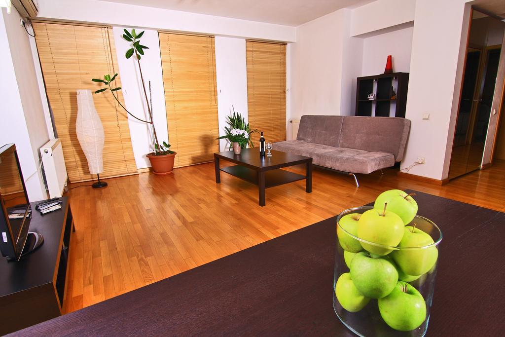 Nirvana Accommodation Bucharest Luaran gambar