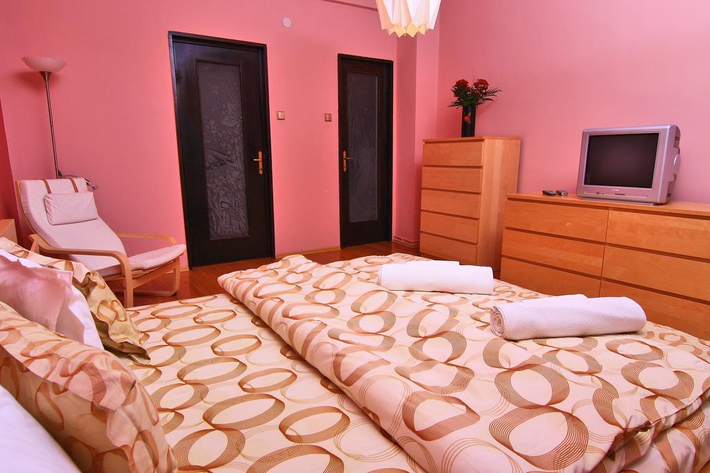 Nirvana Accommodation Bucharest Luaran gambar