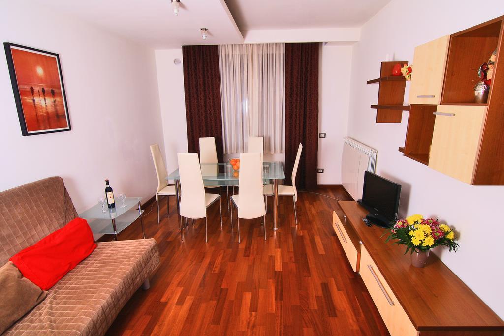 Nirvana Accommodation Bucharest Luaran gambar