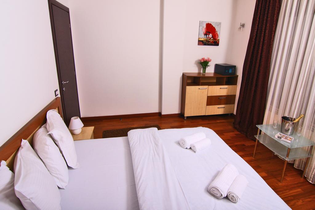 Nirvana Accommodation Bucharest Luaran gambar