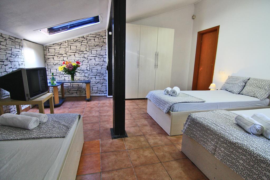 Nirvana Accommodation Bucharest Luaran gambar